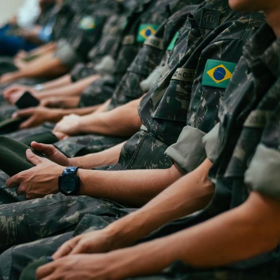 military-soldiers-sitting-together