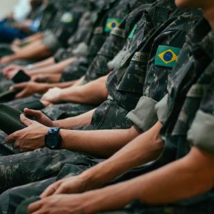 military-soldiers-sitting-together