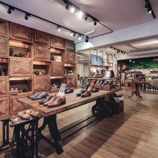 empty shoe store