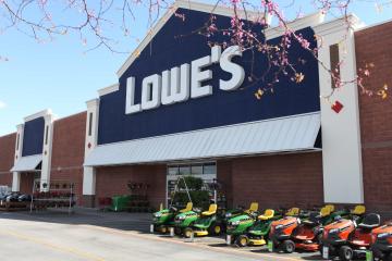 Lowe's store exterior